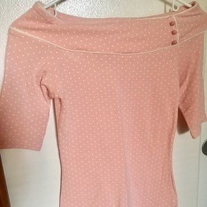 Polka dot wide neck 3/4 sleeve fitted shirt
